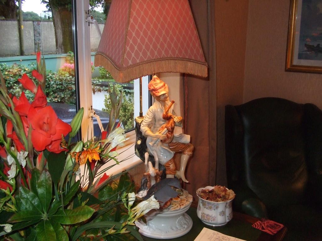 Windway House Hotel Killarney Bagian luar foto